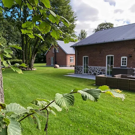 Dom wakacyjny Renovated Barn By Haervejen In Peaceful Nature *