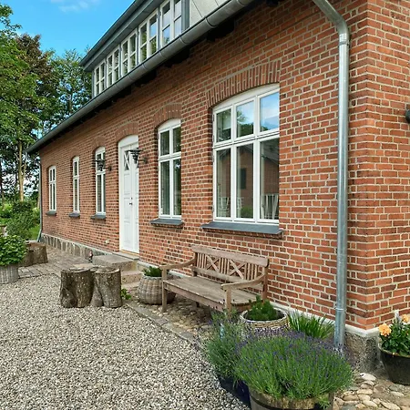 Dom wakacyjny Renovated Barn By Haervejen In Peaceful Nature *